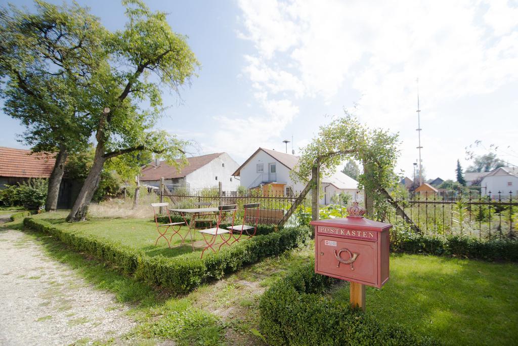 Historischer Pfarrhof Niederleierndorf Langquaid Bilik gambar