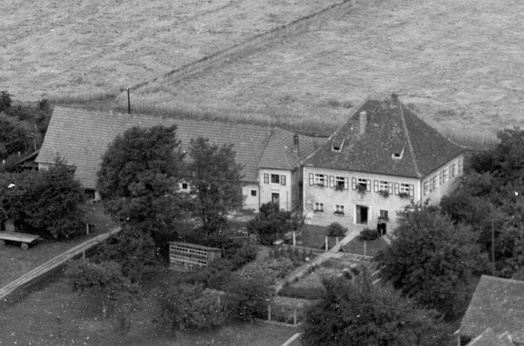 Historischer Pfarrhof Niederleierndorf Langquaid Luaran gambar